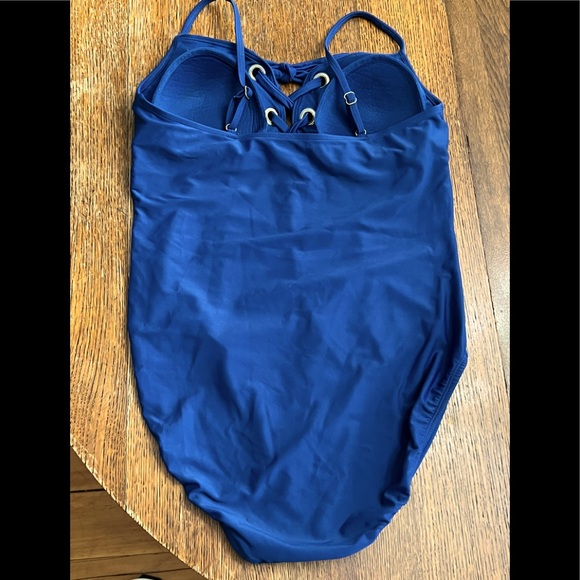 ‼️SOLD‼️ Swim Suit W/Speedo Goggles- NEVER WORN- Size: L - 🏊♀️ - Picture 6 of 14